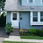 Downtown Doylestown - Walking Distance To Restaurants Shops And Starbucks