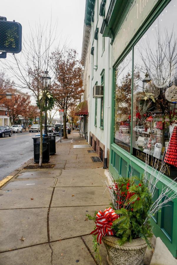 Holiday home Downtown - Walking Distance To Restaurants Shops And Starbucks