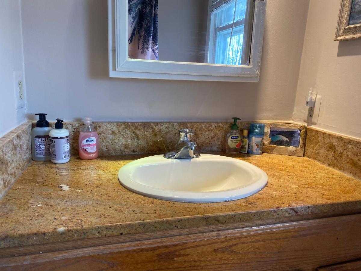 Downtown - Walking Distance To Restaurants Shops And Starbucks Holiday home *