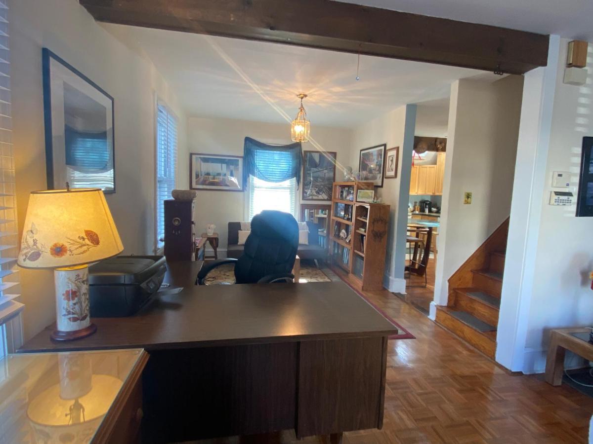 Holiday home Downtown - Walking Distance To Restaurants Shops And Starbucks