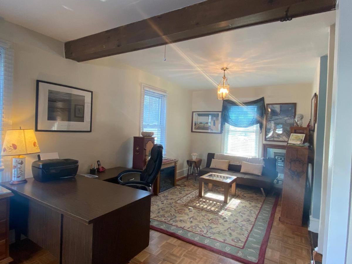 Downtown - Walking Distance To Restaurants Shops And Starbucks Holiday home *