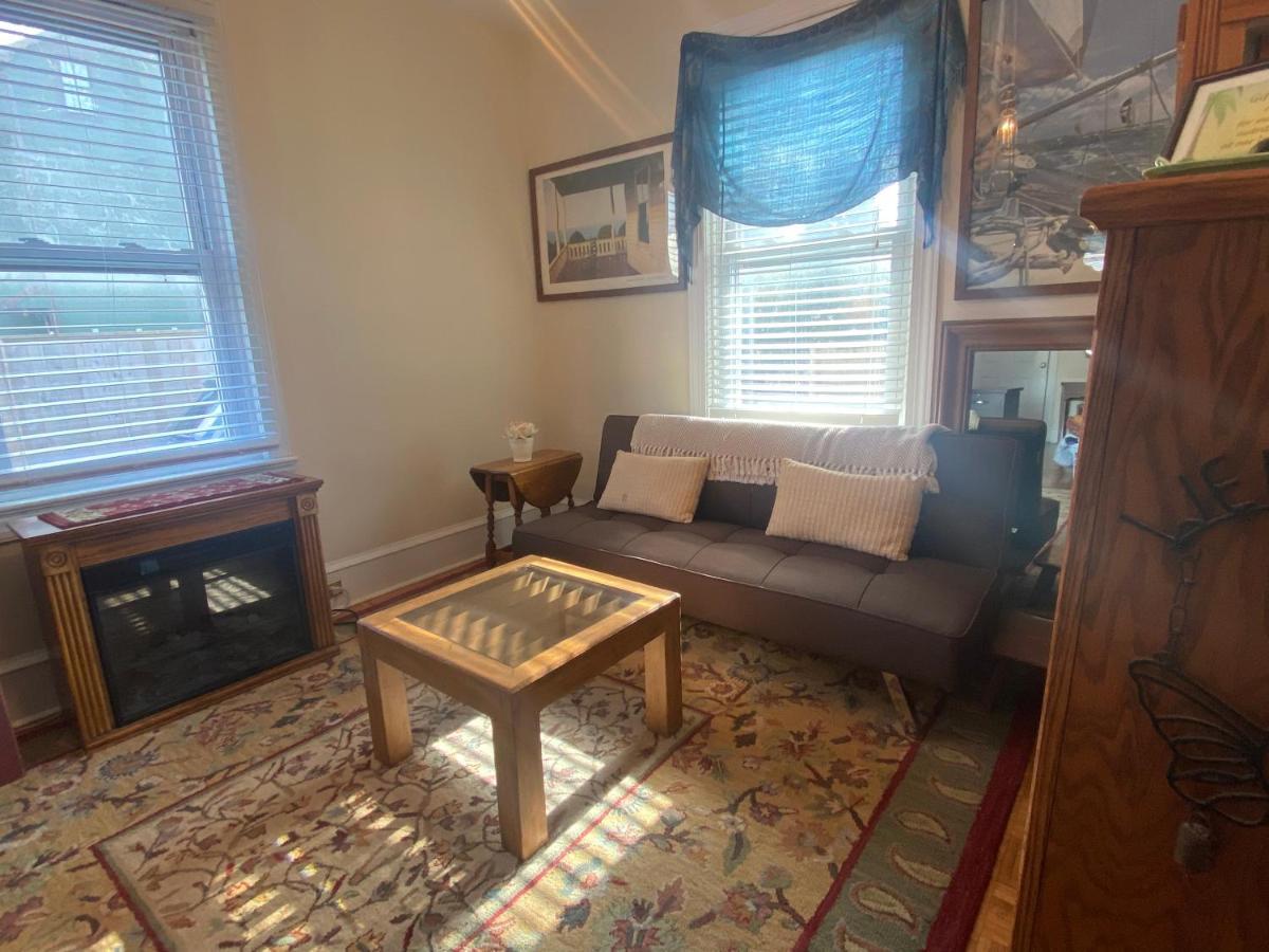 Downtown - Walking Distance To Restaurants Shops And Starbucks Doylestown