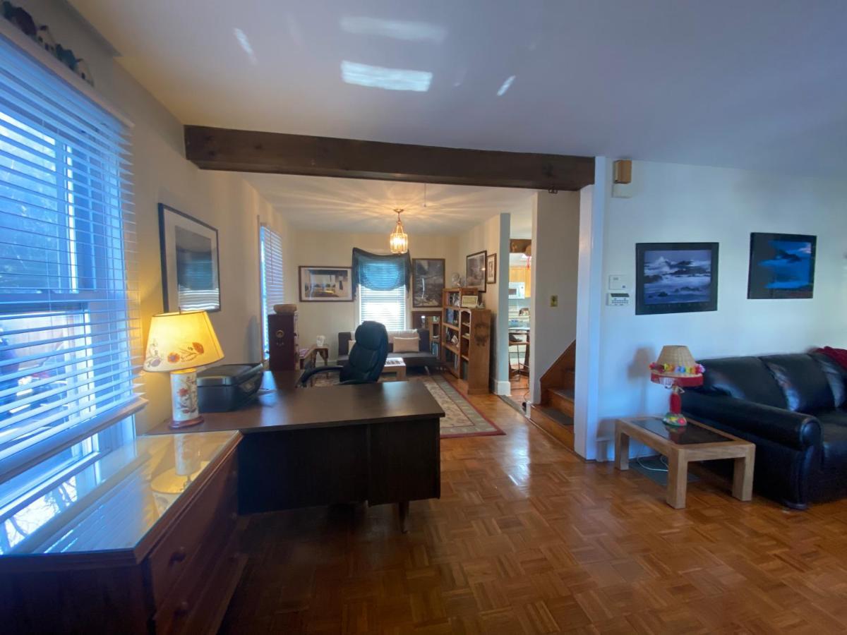Downtown - Walking Distance To Restaurants Shops And Starbucks Holiday home