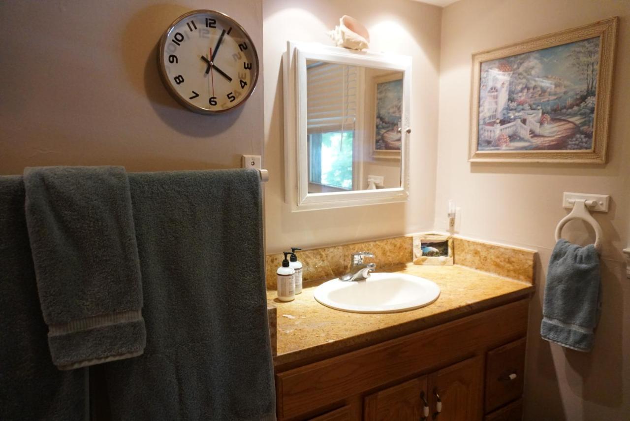 Holiday home Downtown - Walking Distance To Restaurants Shops And Starbucks *